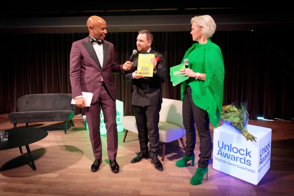 Van links naar rechts: Humberto Tan, Dave Maasland en Marieke Snoep (KPN).